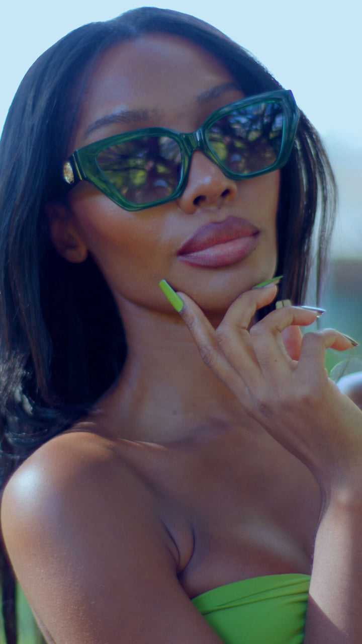 photoshoot squoval nails
